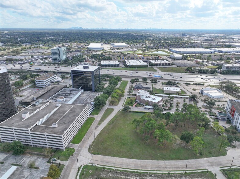 More Photos Of 16651 Ronan Rd, Houston Office For Sale