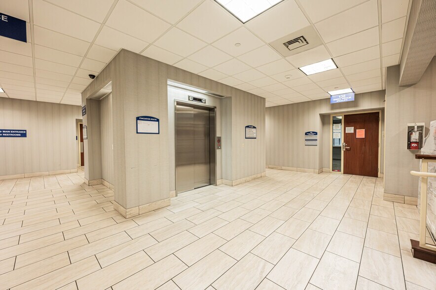 More Photos Of 7200 W Cathedral Rock Dr, Las Vegas Medical For Sale