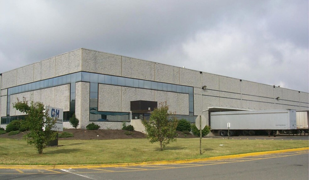 More Photos Of 240-290 Heller Park Ct, Dayton Distribution For Lease