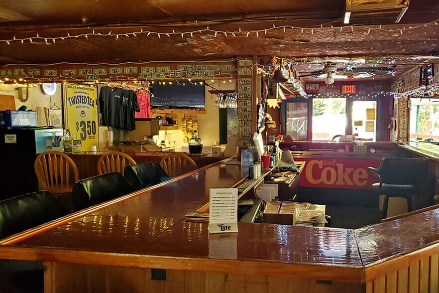 More Photos Of 10175 W Fishbowl Dr, Homosassa Bar For Sale