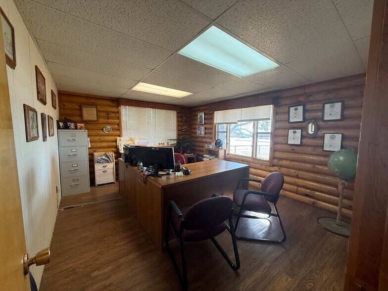 More Photos Of 35 5th Ave, Belle Fourche Office For Sale
