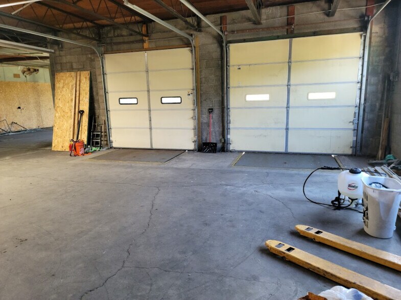 More Photos Of 1900 E Holland Ave, Saginaw Warehouse For Sale