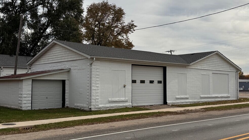 More Photos Of 105 Center St, Maple Park Industrial For Sale