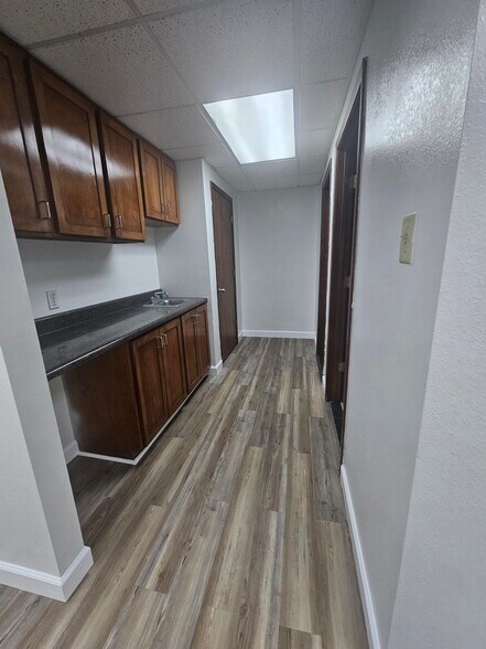 More Photos Of 14110 Transportation Ave, Laredo Distribution For Lease