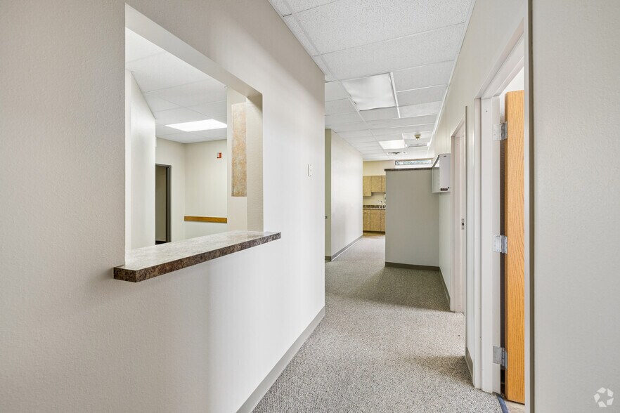 More Photos Of 230 N Midwest Blvd, Oklahoma City Medical For Sale
