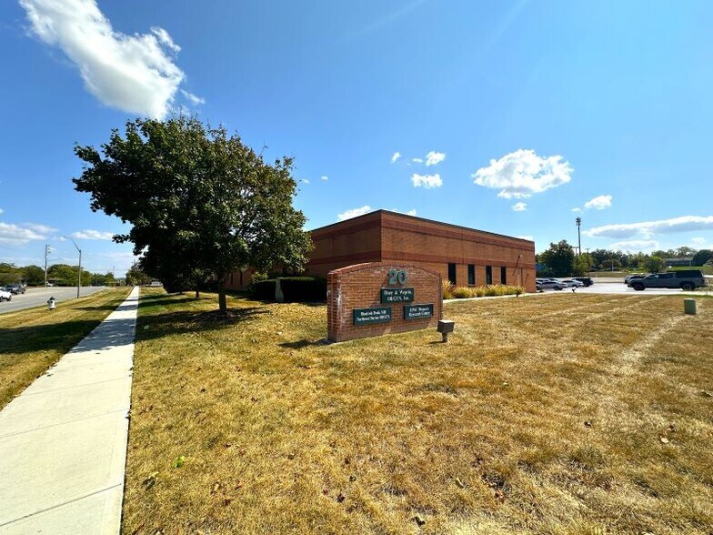 More Photos Of 20 W Wenger Rd, Englewood Medical For Lease
