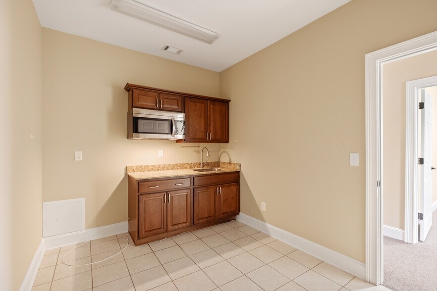 More Photos Of 3417 Canton Rd, Marietta Office For Lease