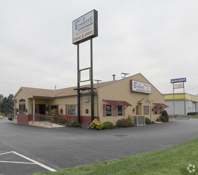 More Photos Of 100 Memory Ln, York Freestanding For Lease