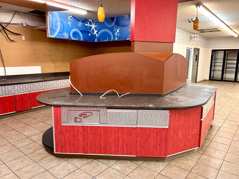 More Photos Of 4603 W Yellowstone Hwy, Mills General Retail For Sale