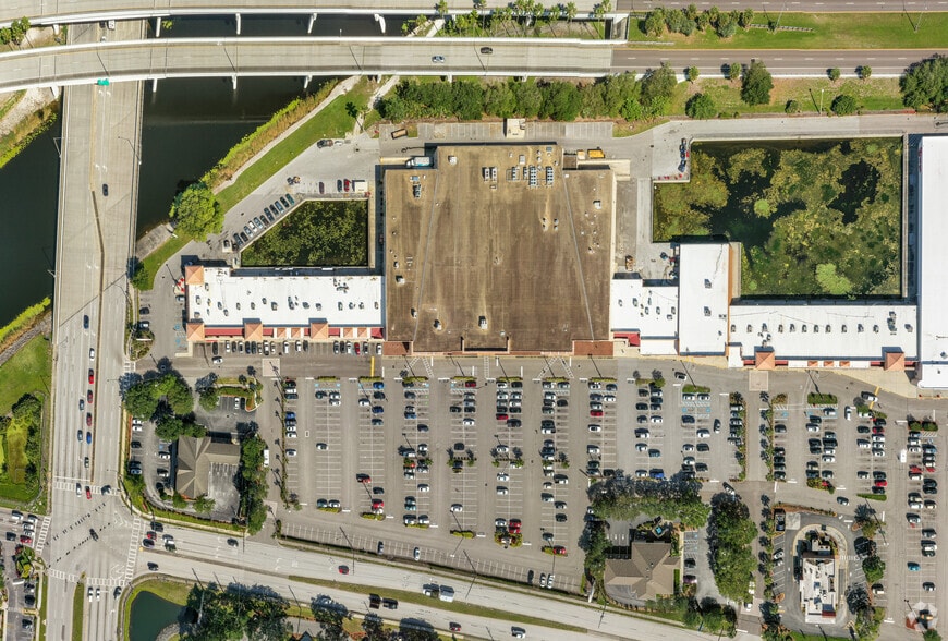 More Photos Of 300-900 E Lake Rd, Palm Harbor Unknown For Lease
