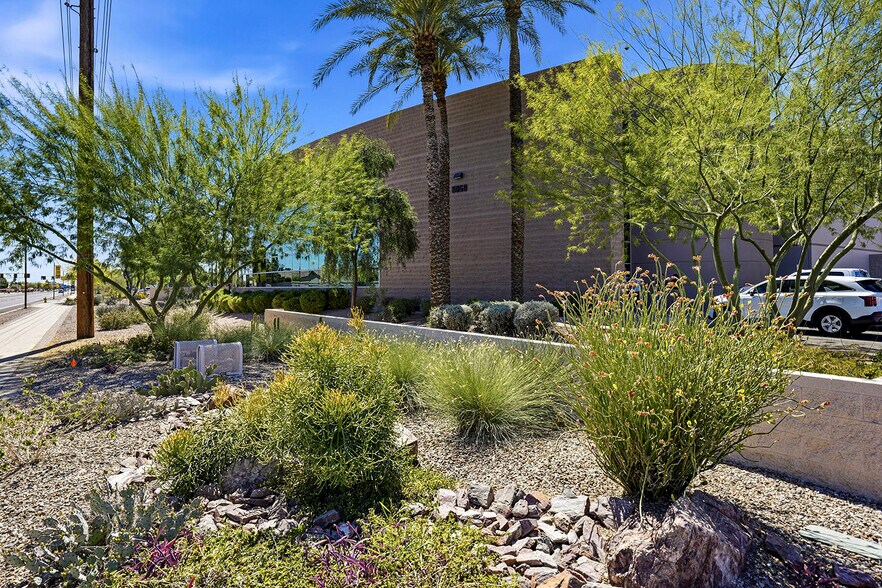 More Photos Of 8060 S Kyrene Rd, Tempe Light Manufacturing For Lease