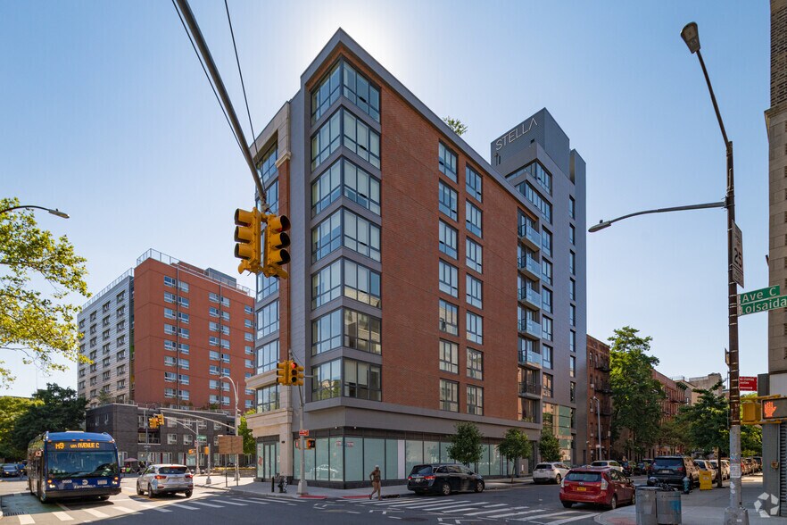 More Photos Of 350 E Houston St, New York Apartments For Lease