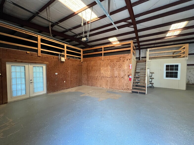 More Photos Of 2331 Bolton Rd, Marion Warehouse For Lease