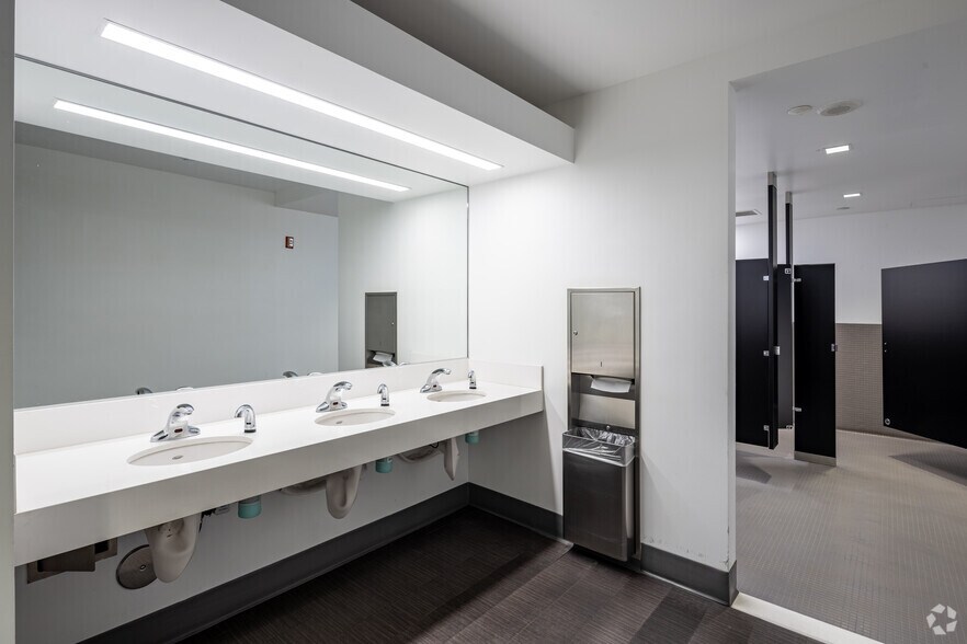 More Photos Of 5 Hutton Centre Dr, Santa Ana Unknown For Lease