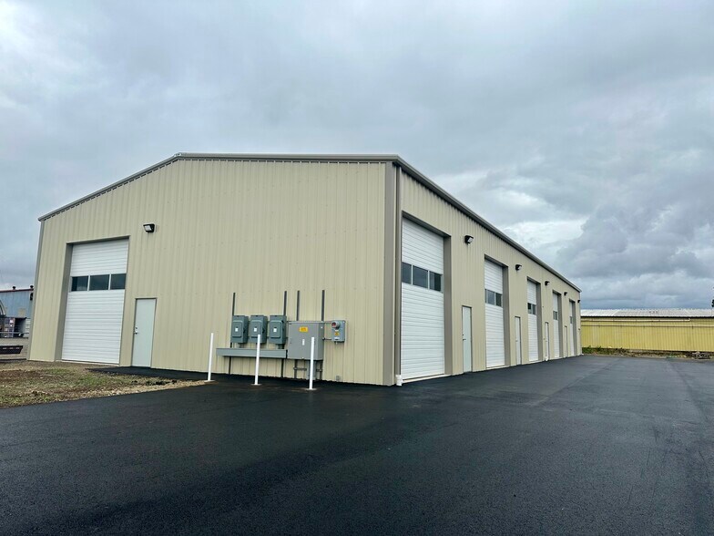 More Photos Of 30003 Federal Ln, Eugene Warehouse For Lease