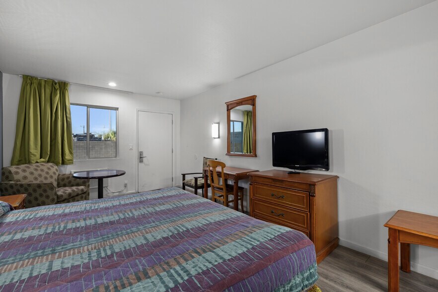 More Photos Of 4021 N 27th Ave, Phoenix Hotel For Sale