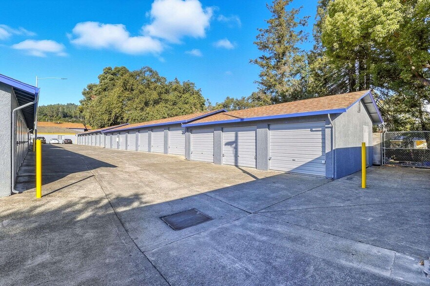 More Photos Of 35 Industrial Dr, Cloverdale Flex For Lease