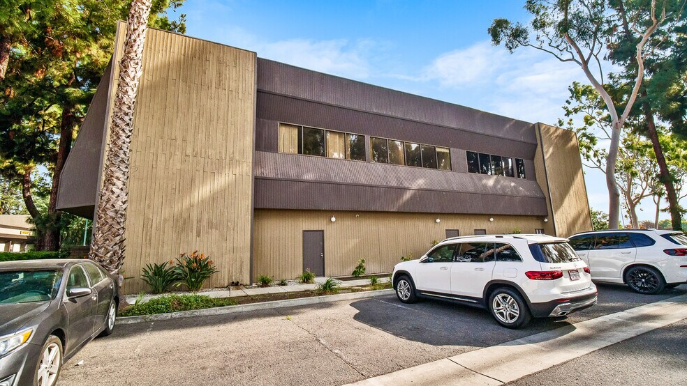 More Photos Of 18331 Gridley Rd, Cerritos Medical For Lease
