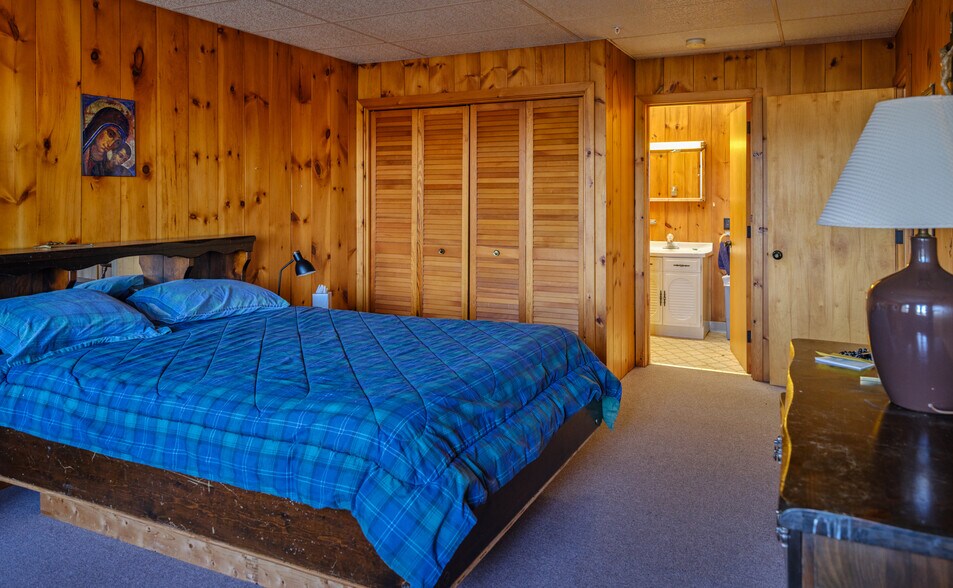 More Photos Of 35 Fawn Ledge Ln, Jamaica Religious Facility For Sale