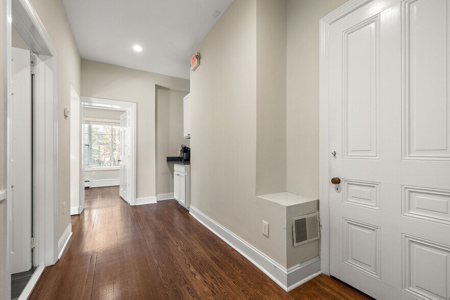 More Photos Of 1300 Delaware Ave, Wilmington Office For Lease