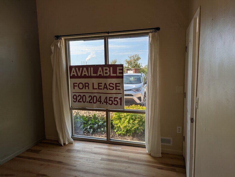 More Photos Of 1255-1263 S Monroe Ave, Green Bay Unknown For Lease