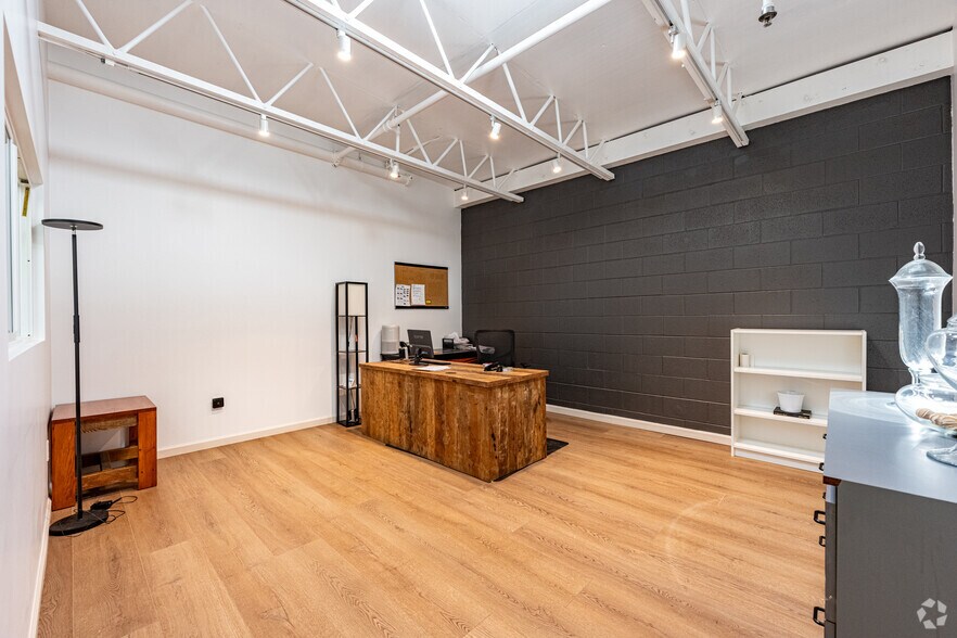 More Photos Of 3014-3018 N Coolidge Ave, Los Angeles Warehouse For Sale