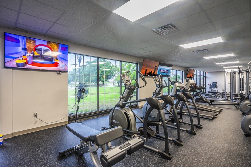 More Photos Of 701 Cedar Lake Blvd, Oklahoma City Office For Lease