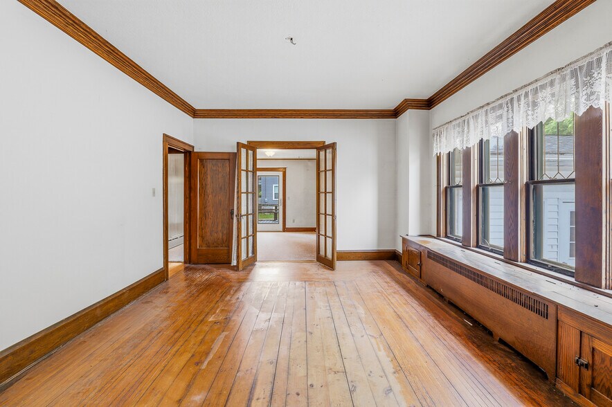More Photos Of 181 S Main St, Markesan Office Residential For Sale