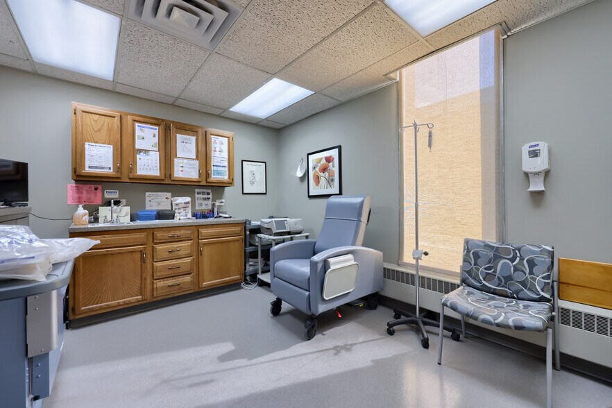 More Photos Of 625 Spring St, Wyomissing Office For Sale