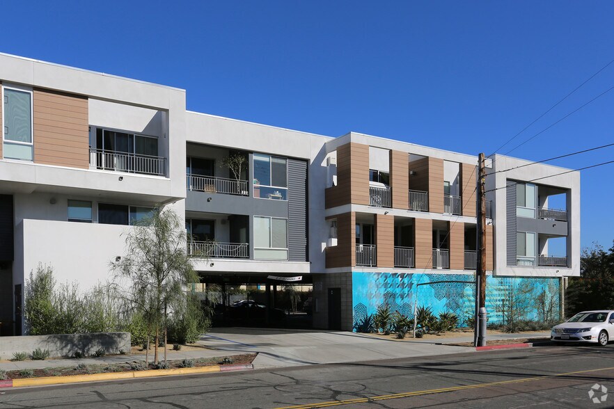 More Photos Of 3801 Ingraham St, San Diego Apartments For Lease