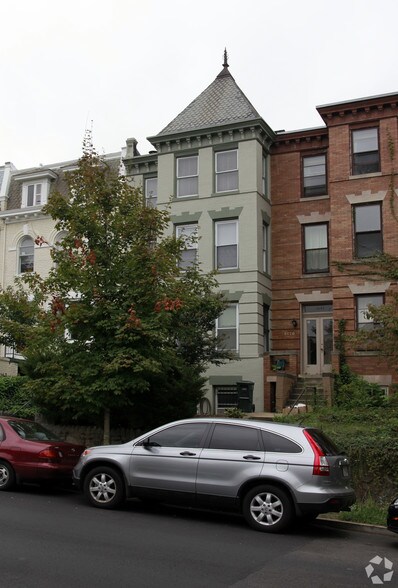 More Photos Of 1674 Irving St NW, Washington Apartments For Sale