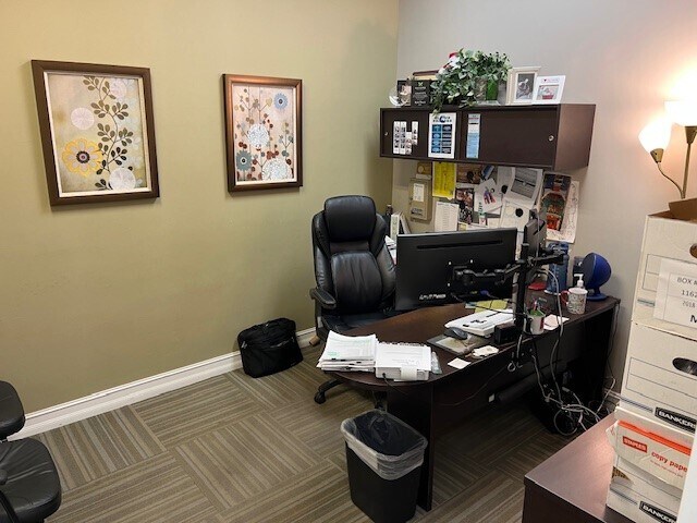 More Photos Of 3414 Forum Blvd, Fort Myers Bank For Lease