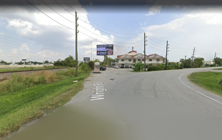 More Photos Of 7938 Wright Rd, Houston Warehouse For Sale