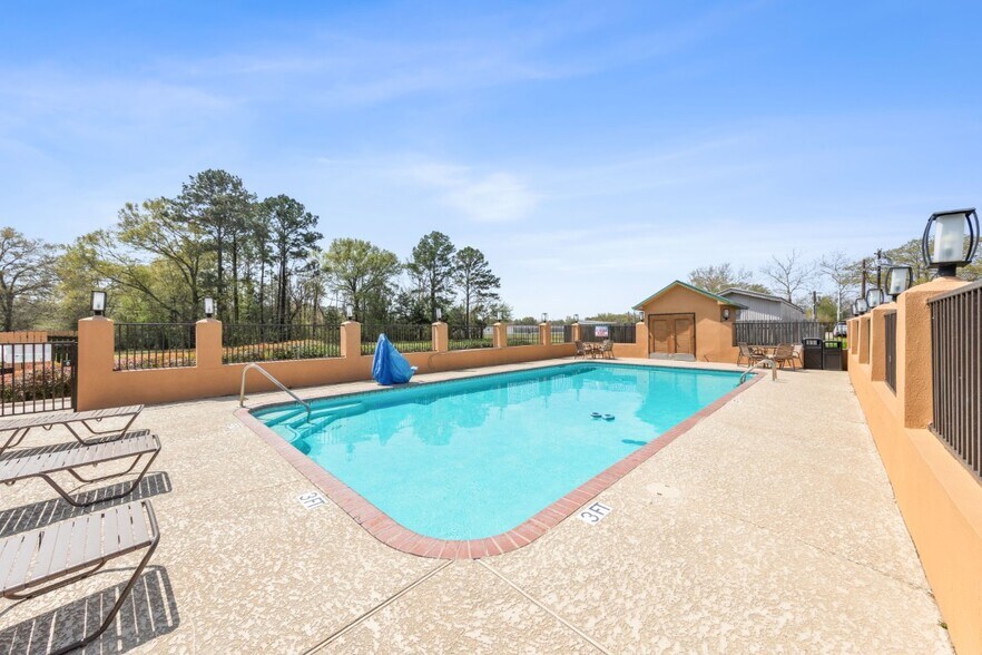 More Photos Of 1531 W Laurel Ave, Eunice Hotel For Sale