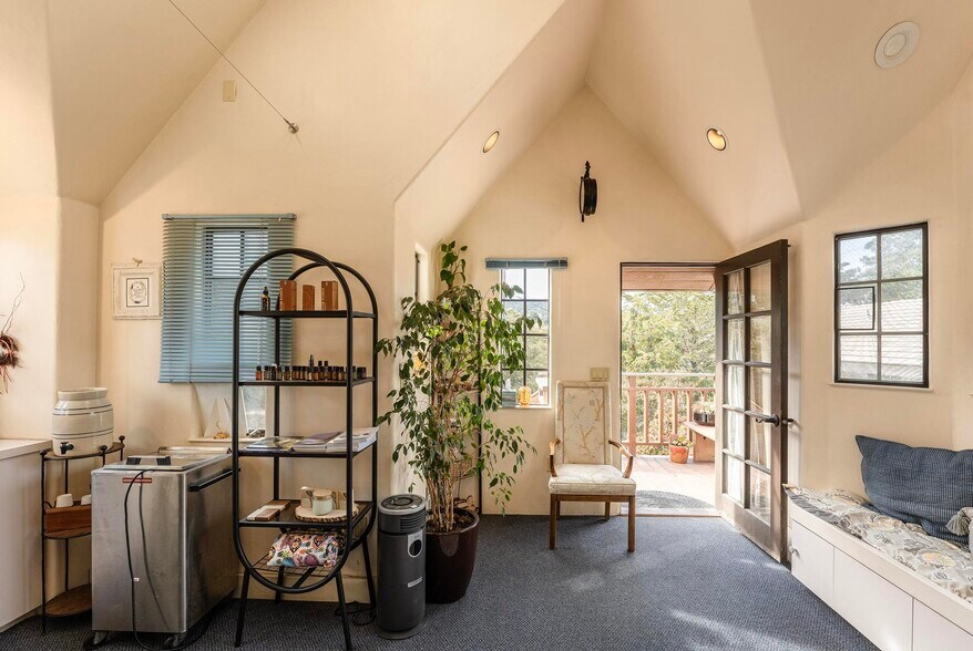 More Photos Of 1084 Cass St, Monterey Medical For Sale