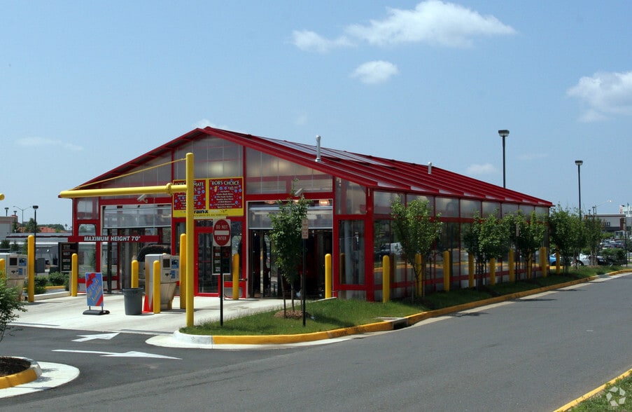 More Photos Of 1711 Carl D. Silver Pky, Fredericksburg Carwash For Sale