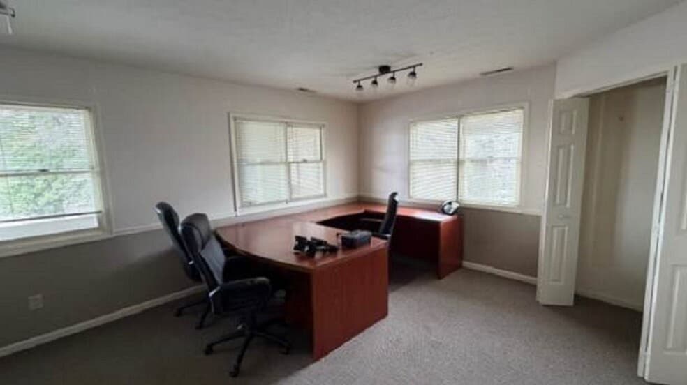 More Photos Of 4922 A Randall Pky, Wilmington Office For Lease