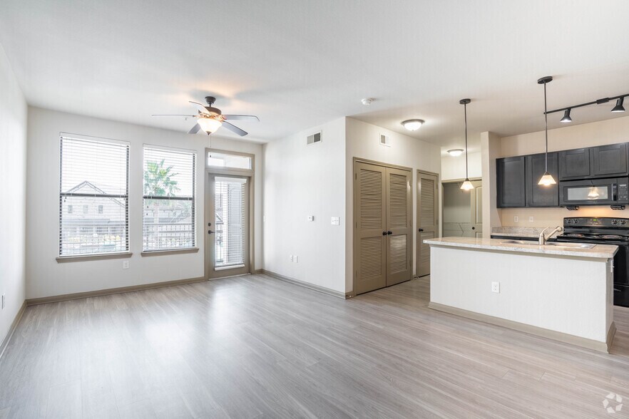 More Photos Of 5751 Greenhouse Rd, Katy Apartments For Lease