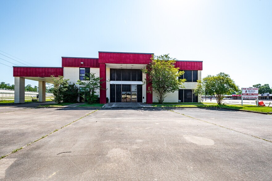 More Photos Of 22475 Community Dr, New Caney Medical For Sale