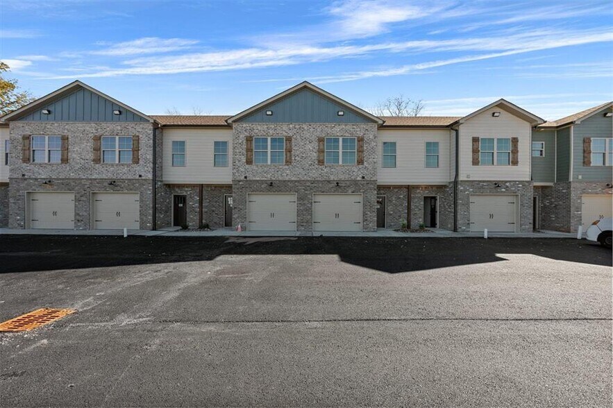 Primary Photo Of 721 Plano Rd, Bowling Green Apartments For Sale