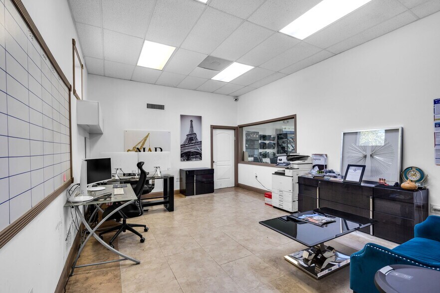 More Photos Of 921 N 21st Ave, Hollywood Service For Lease