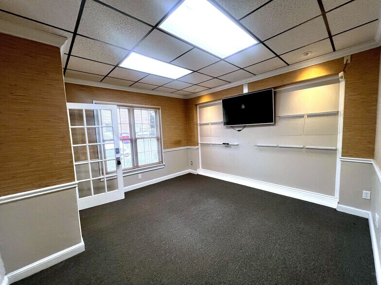 More Photos Of 215 E Virginia St, Tallahassee Office For Sale