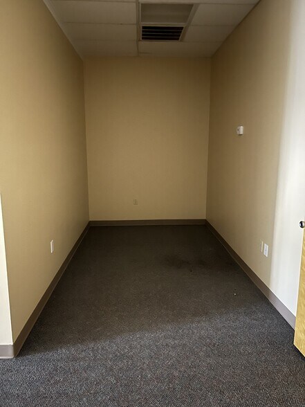 More Photos Of 345-369 E Economy Rd, Morristown Freestanding For Lease