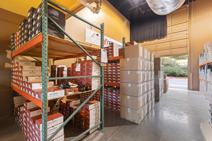 More Photos Of 28522-28528 Constellation Rd, Valencia Warehouse For Lease