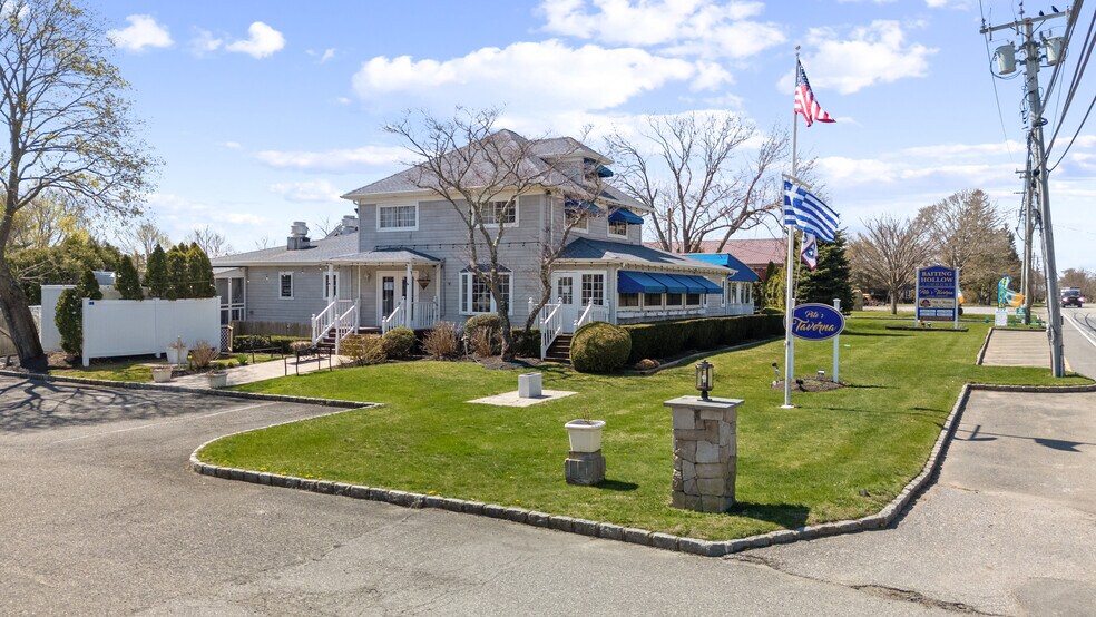 More Photos Of 3225 Sound Ave, Riverhead Storefront Retail Office For Sale