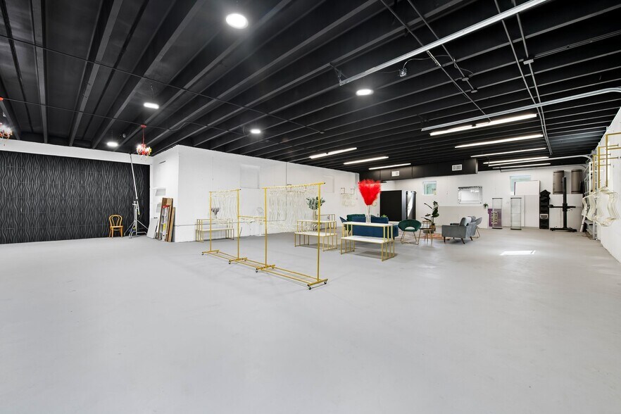 More Photos Of 1160 NE 24th Ct, Wilton Manors Warehouse For Lease