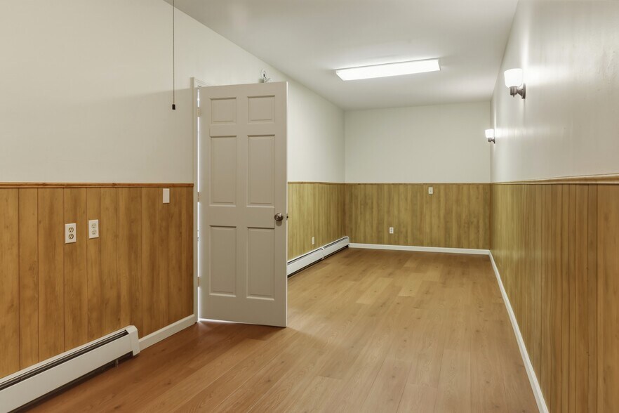 More Photos Of 25 E Pulteney St, Corning Office For Sale