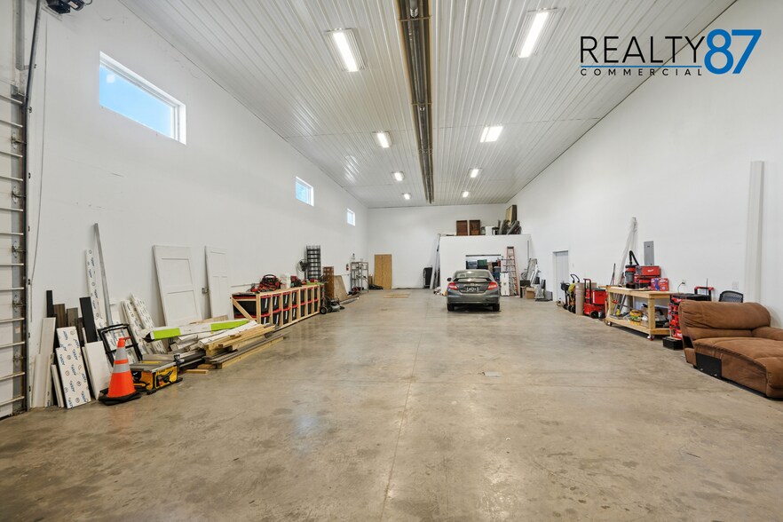 More Photos Of 2700 Stonegate Ct, Hiawatha Industrial For Sale