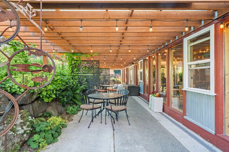 More Photos Of 101 Provence View Ln, Sequim Restaurant For Sale
