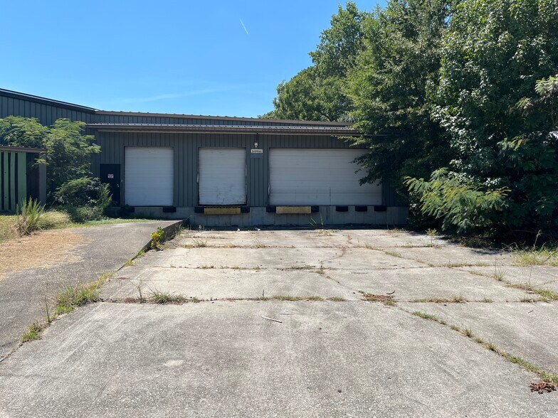 More Photos Of 9479 S Main St, Jonesboro Manufacturing For Lease